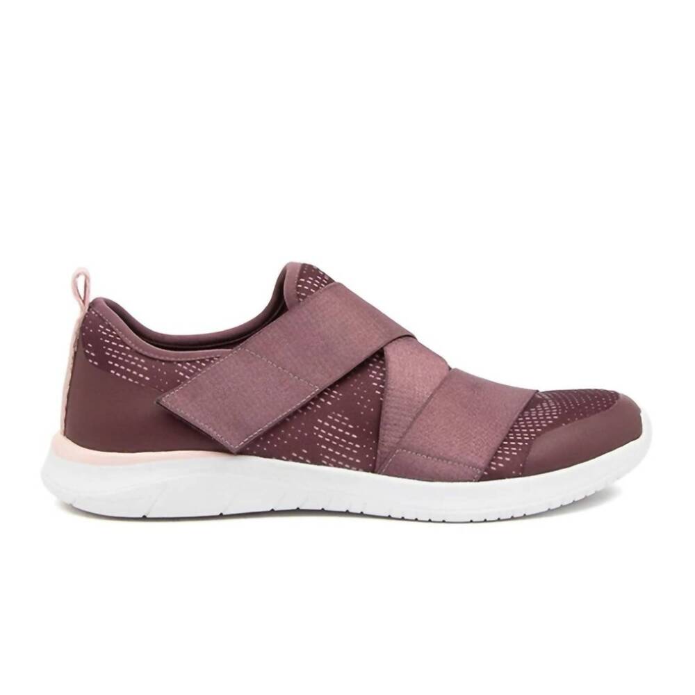 NEW ZIERA women's farrell wide sneaker in wine neoprene